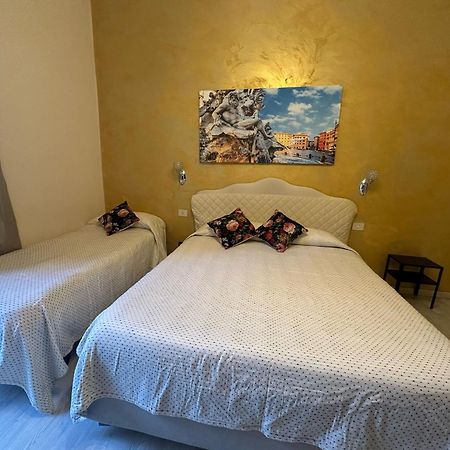 רומא Marcelina Holidays Rooms מראה חיצוני תמונה