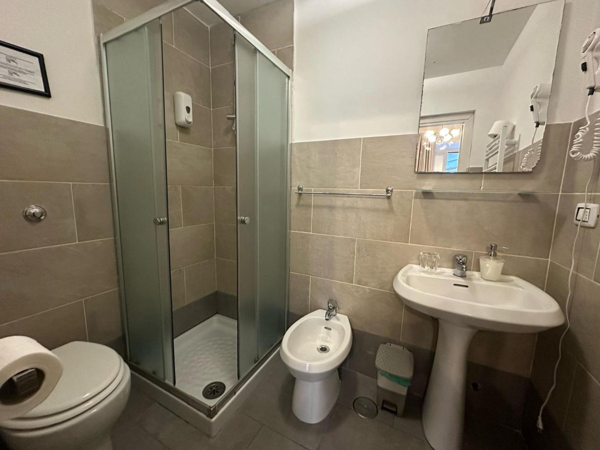 רומא Marcelina Holidays Rooms מראה חיצוני תמונה