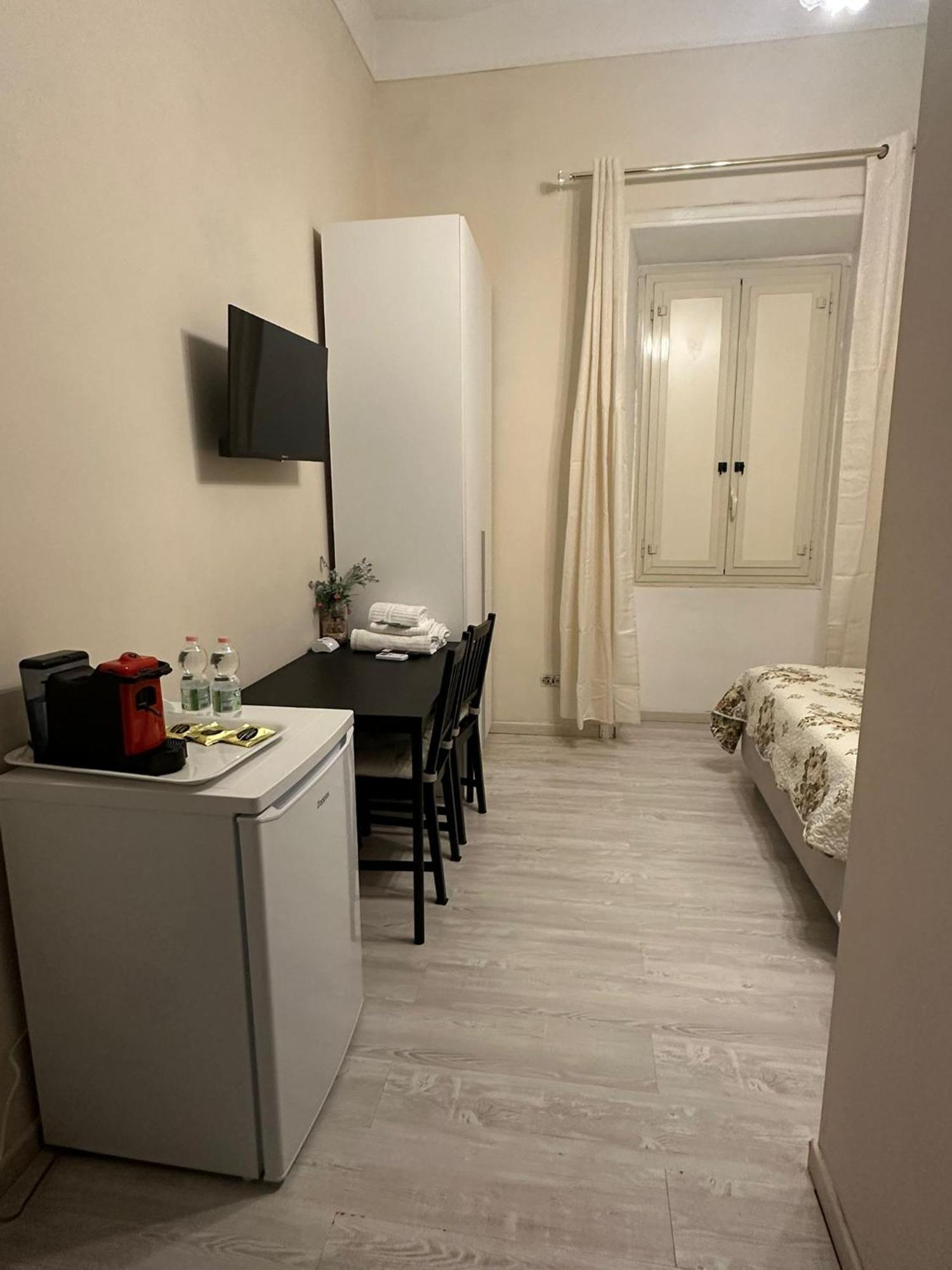 רומא Marcelina Holidays Rooms מראה חיצוני תמונה