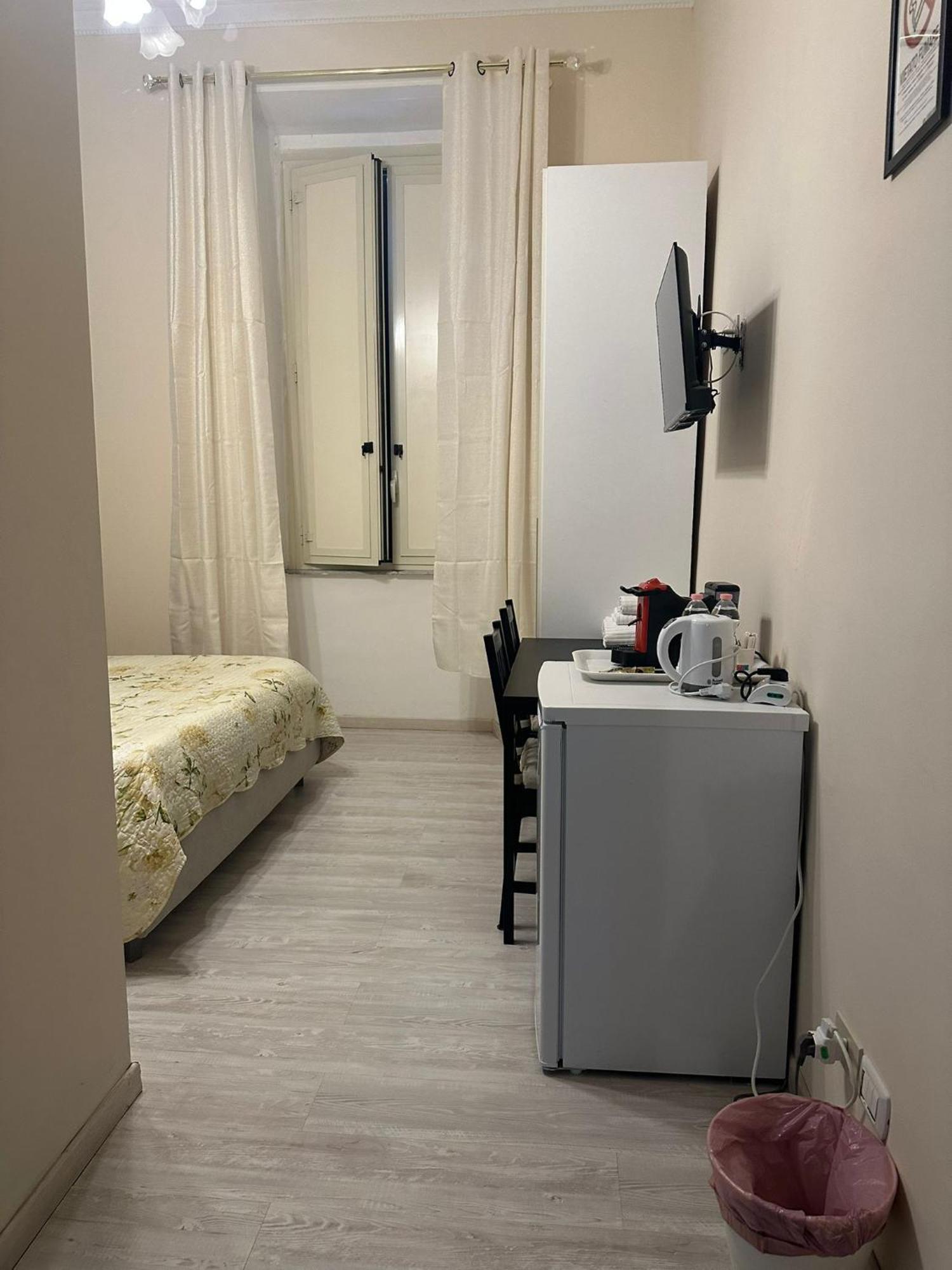 רומא Marcelina Holidays Rooms מראה חיצוני תמונה